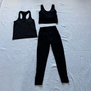 set BEYOND YOGA and lululemon size S black leggings and top sport